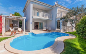 4 Bedroom Cozy Home In Vodice